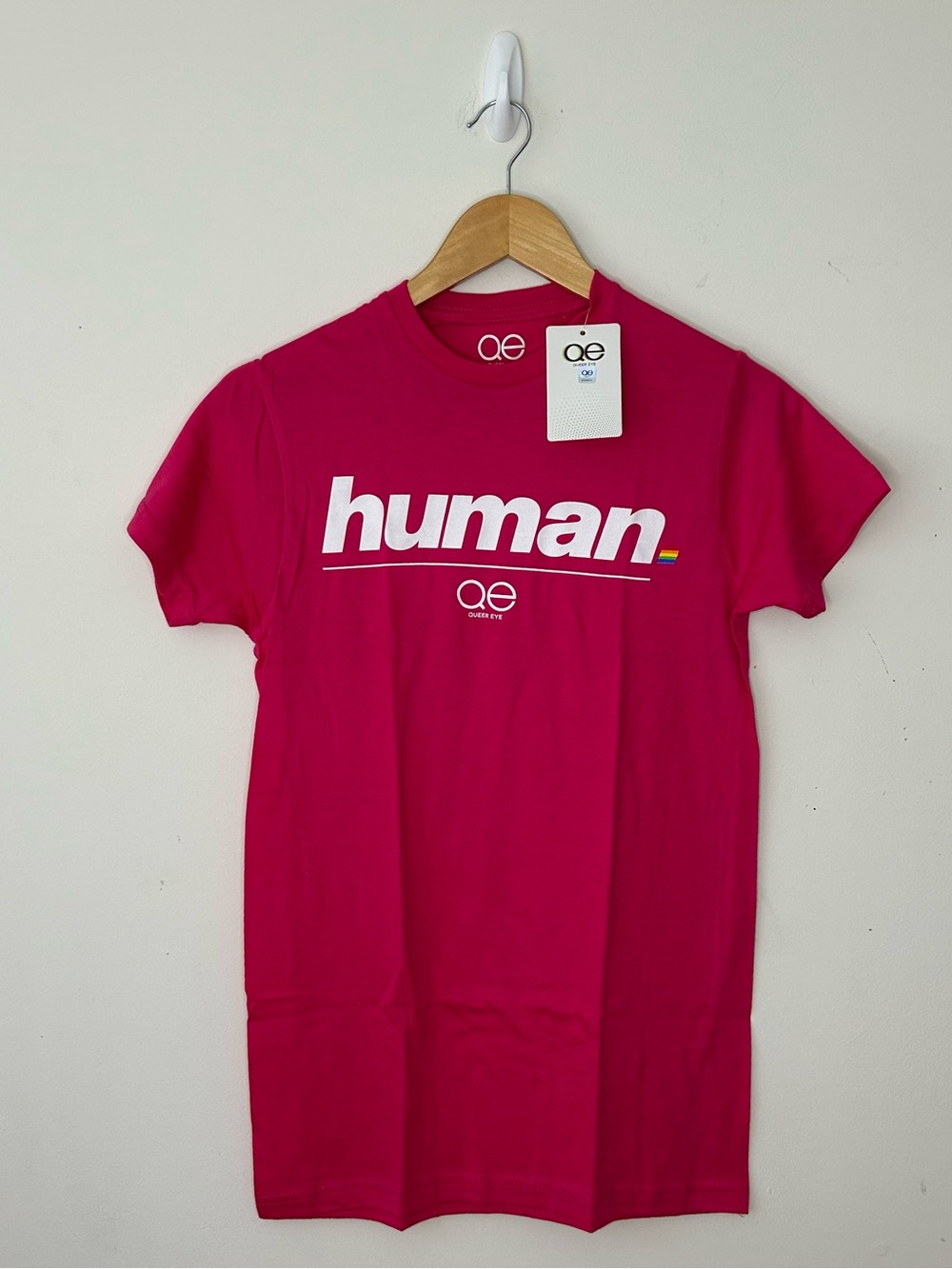 Queer Eye Human Pink Graphic Print Logo Crew Neck T-Shirt Men XS Cotton